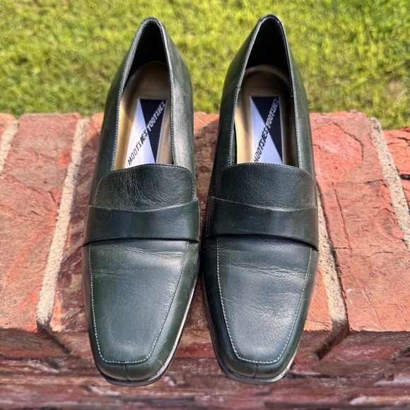 Mootsies‎ Tootsies Women's 7.5 M Hunter Green Leather Pumps Slip on Loafers EUC - Picture 2 of 9